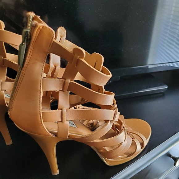 Steve Madden Heel - Picture 3 of 6